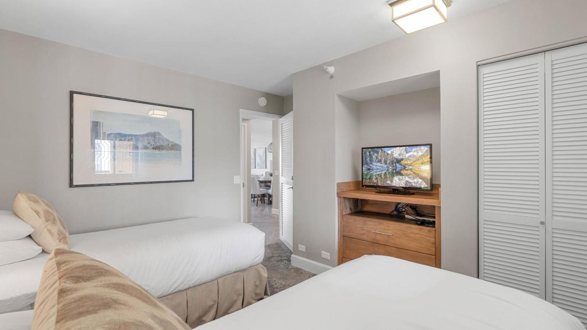 Luxury Oceanfront 2 Bedroom Apartment At Waikiki Beach Tower Honolulu Exteriör bild