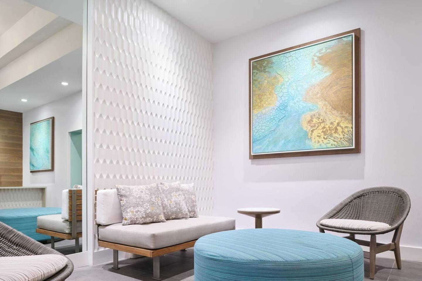 Luxury Oceanfront 2 Bedroom Apartment At Waikiki Beach Tower Honolulu Exteriör bild
