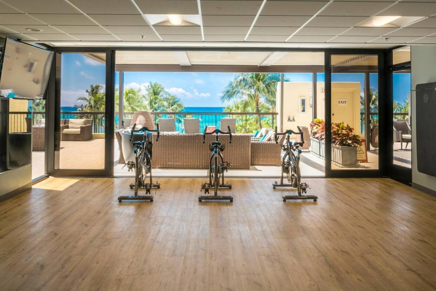 Luxury Oceanfront 2 Bedroom Apartment At Waikiki Beach Tower Honolulu Exteriör bild