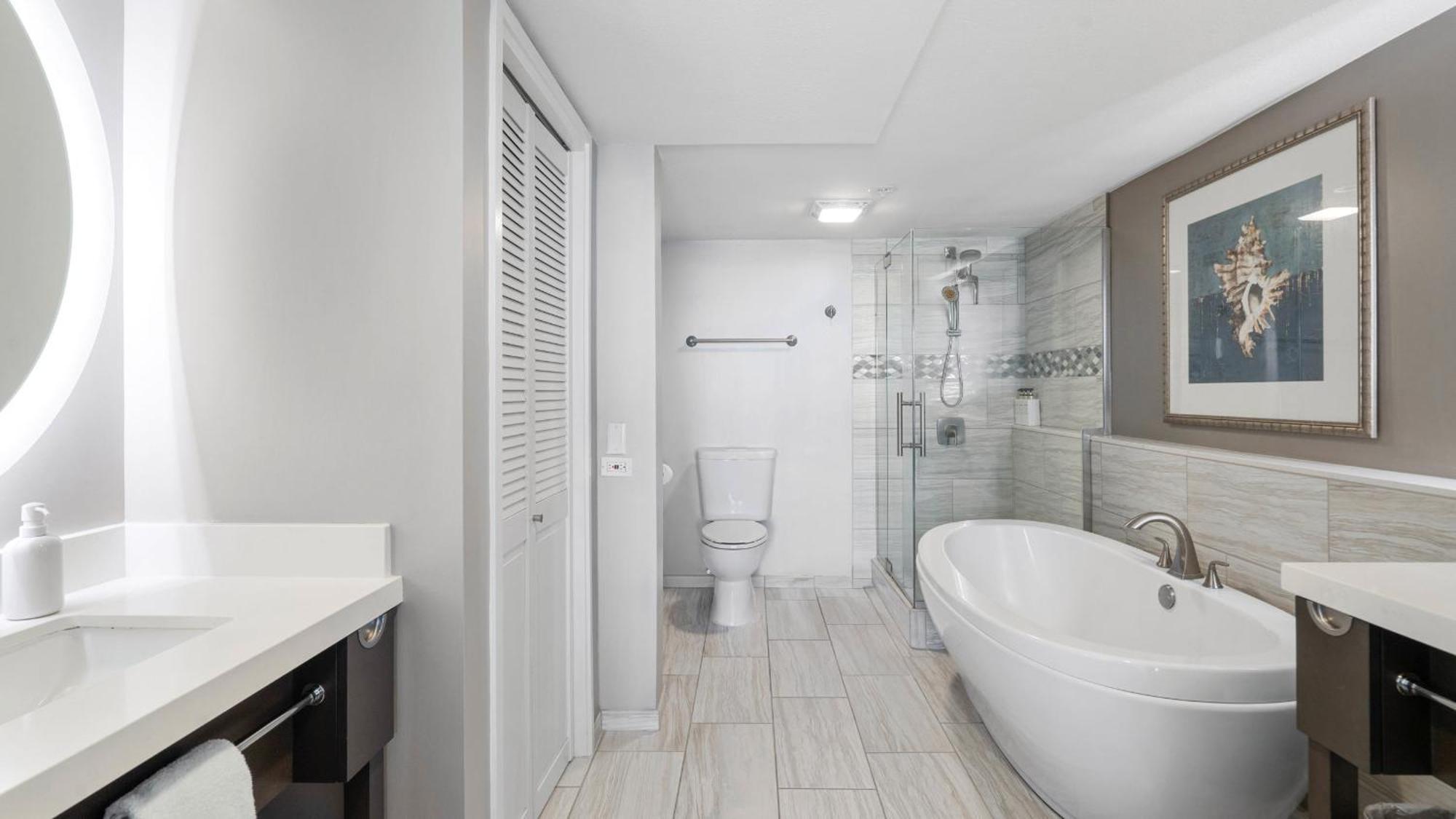 Luxury Oceanfront 2 Bedroom Apartment At Waikiki Beach Tower Honolulu Exteriör bild