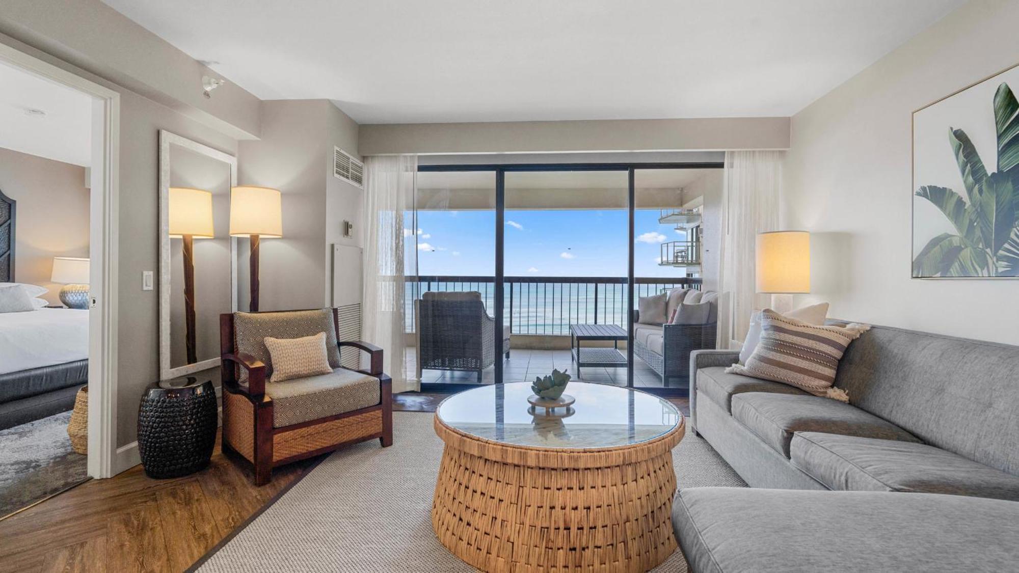 Luxury Oceanfront 2 Bedroom Apartment At Waikiki Beach Tower Honolulu Exteriör bild